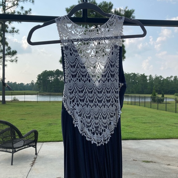 MISS FINCH Lace Back Maxi Dress - Picture 6 of 7